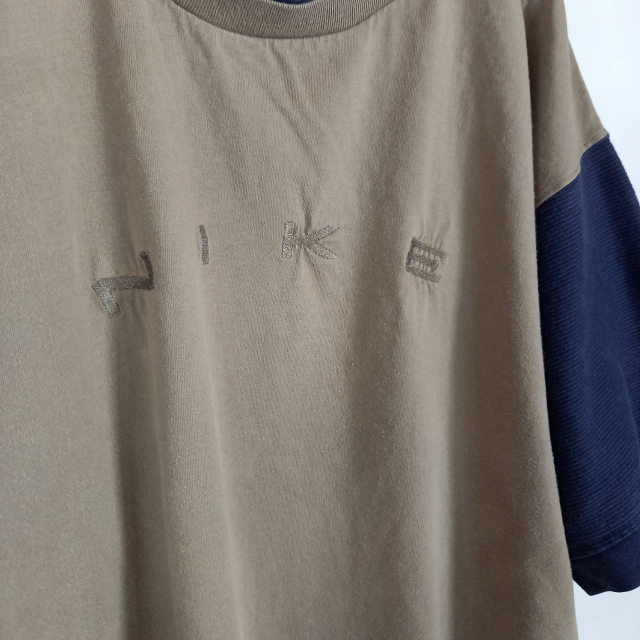 90s　ギリシャ製　ユーロナイキ　Tシャツ　半袖　刺繍　スウォッシュ　ベージュ　ネイビー　L