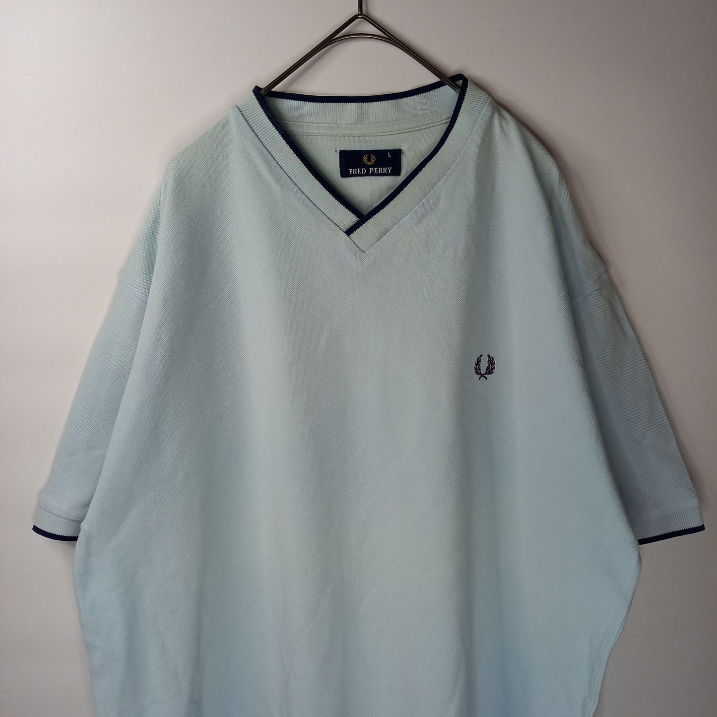 フレッドペリー　Vネック　Tシャツ　半袖　刺繍ロゴ　ライトブルー　L
